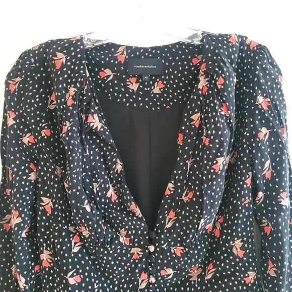 FIVESEVENTYFIVE cropped V-neck long sleeve blouse - Picture 2 of 12